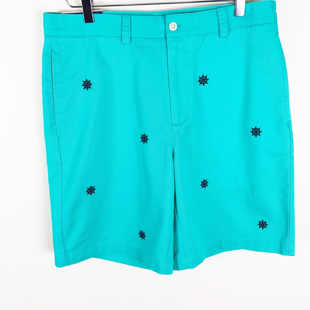 Vineyard Vines Ship wheel  blue shorts size 32